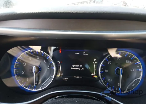 2017 Chrysler Pacifica Touring-L Plus z USA, uszkodzony, nr VIN 2C4RC1EG7HR839414